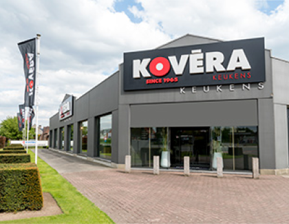 Showroom van Kovera in Geel met keukenopstelling